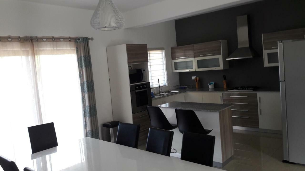 Villazur Flic en Flac Exterior photo